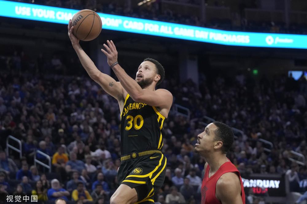 是在场上执 是在场上执