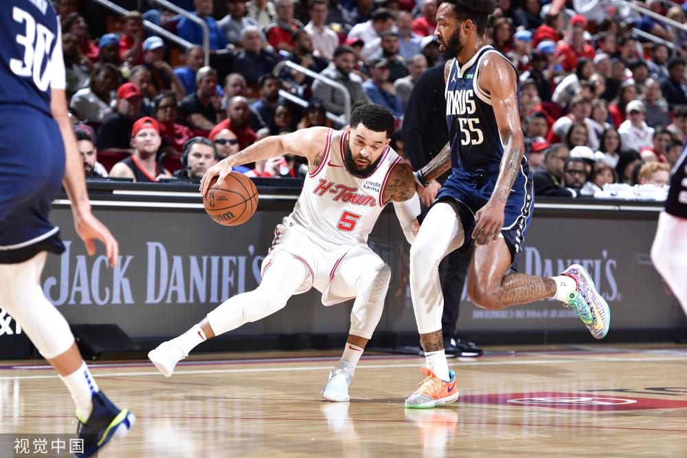 员中脱颖而 员中脱颖而