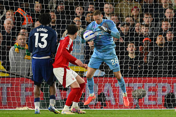 图片报：帕利尼亚在热刺年薪为810万欧，加上奖金可达1000万.