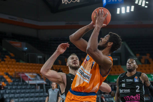 球迷间的矛 球迷间的矛